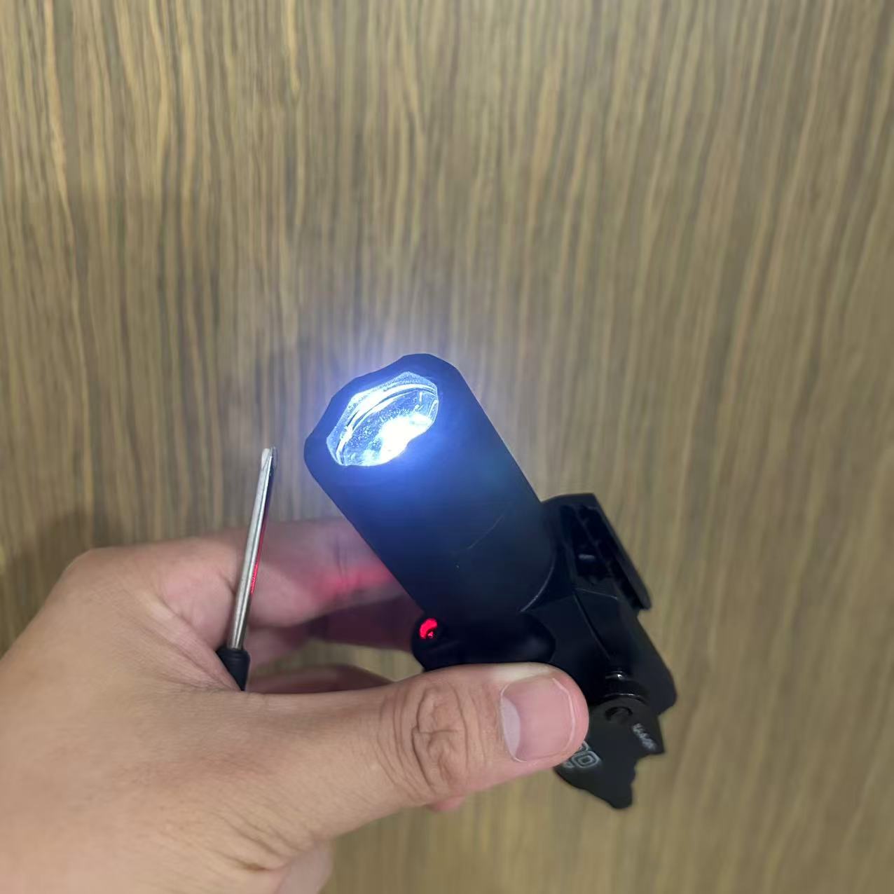 X400U Tactical Infrared Laser  - đánh giá và giá Industrial Laser Gun